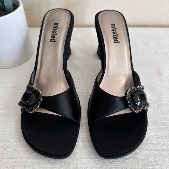 Kenneth Unlisted Cole Black Satin Jeweled Heeled Slip On Sandals Women’s 8.5 - Picture 2 of 12